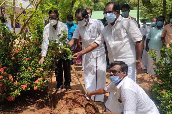 "Action if quality masks are not provided to cleaners ..." - Minister Mayyanathan