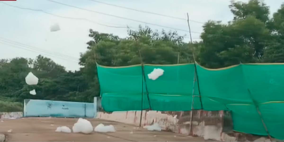 Foams floating on the road; The corporation banned the screening