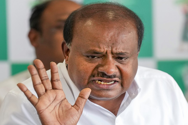Union Minister Kumaraswamy criticizes Siddaramaiah