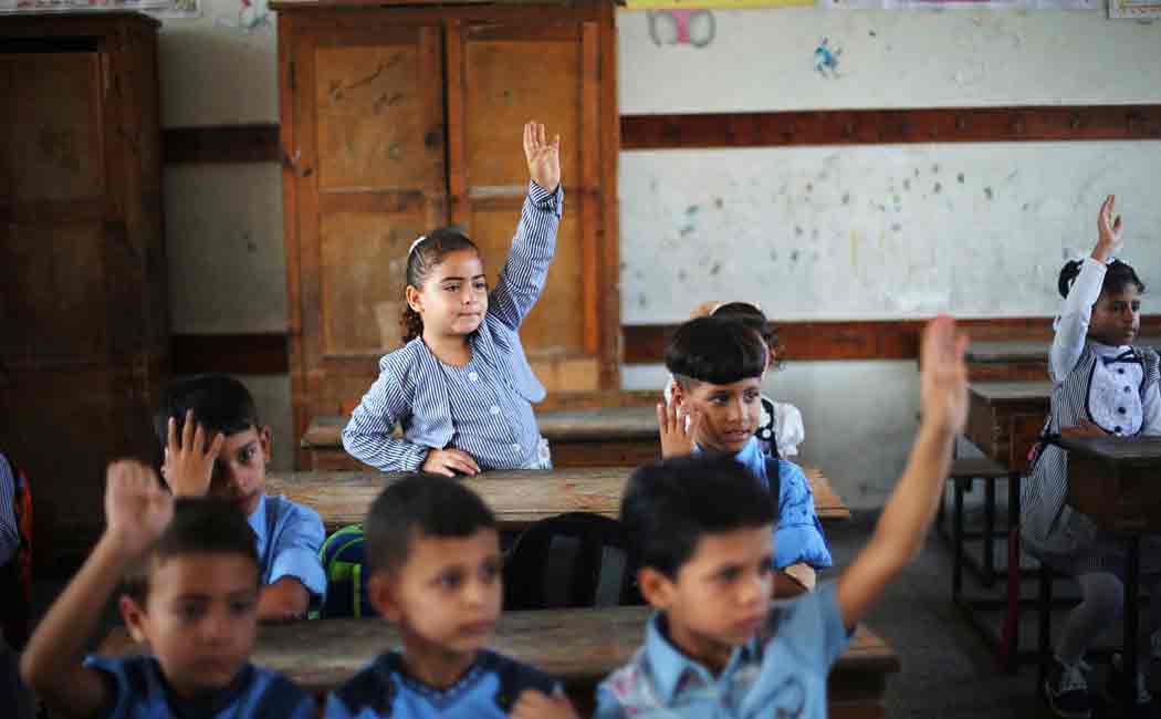 pakistani teacher feed grass to school student as punishment