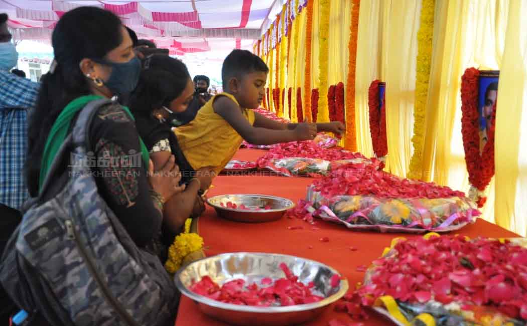 Commissioner of Police Shankar Jival pays tribute to coroners passes away by Corona .. (Pictures)