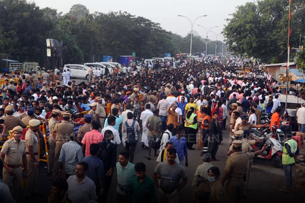 Restrictions on motorists in areas surrounding the theevu thidal