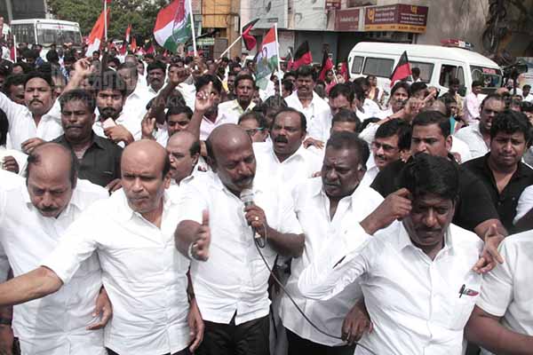 Mrs. Subramaniyan led by DMK leader road strike