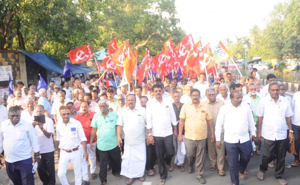 Trade unions rally at Transport Corporation (Pictures)