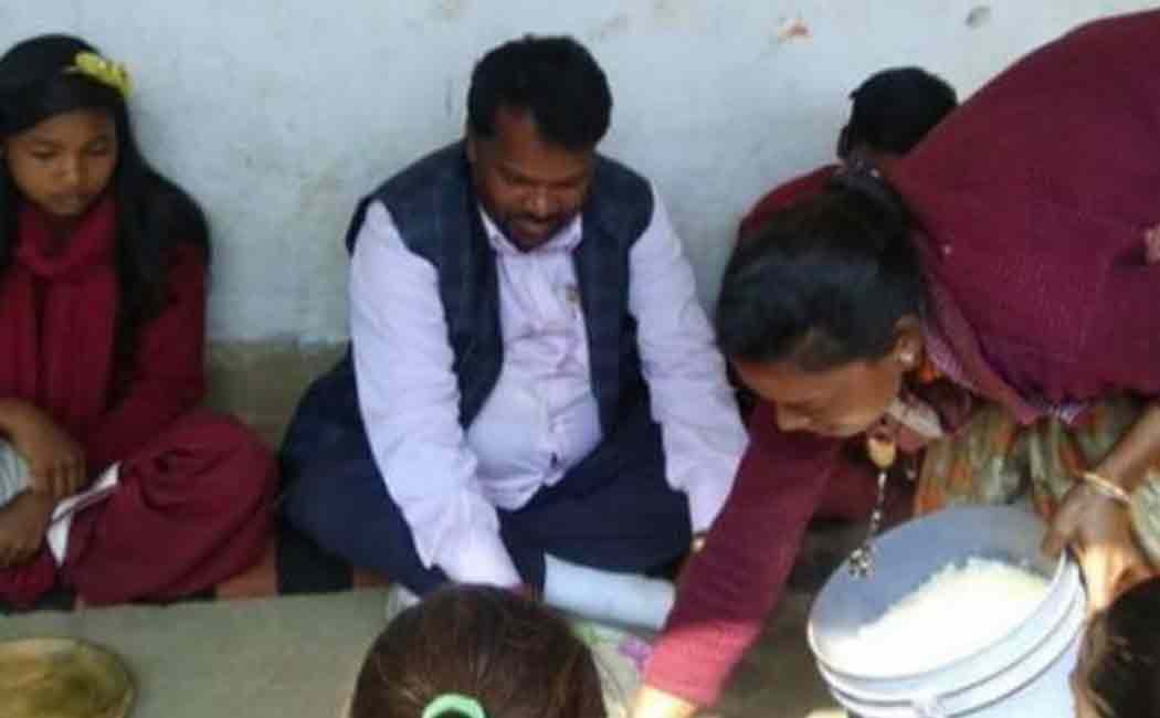 jharkhand minister shocked by the answers given by school students