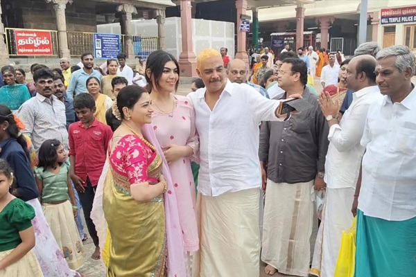 Khushboo husband used cell phone violation Pazhani Murugan Temple ban