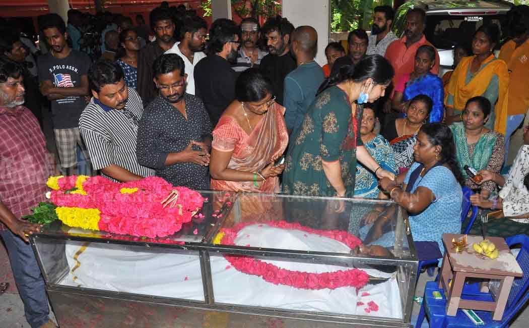 Actor and Director Marimuthu's Last Tribute (Pictures)