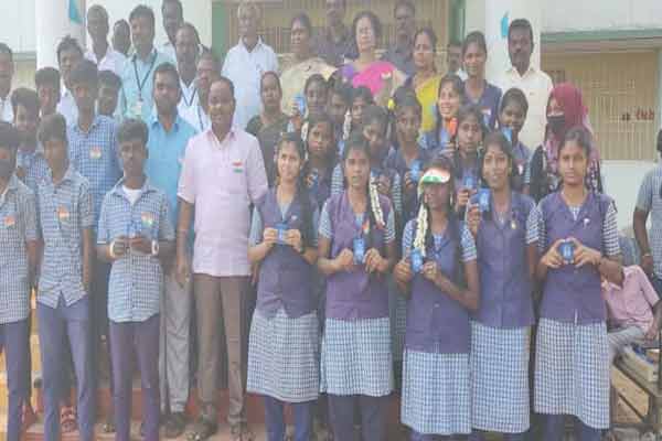 government school students get lifetime membership card in library republic day celebration