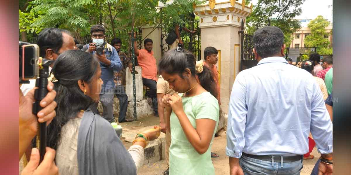 Students Preparing for NEET (Photos)