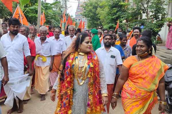 ‘M.G.R. Named Pavithra.. Kali Mata visit Tanjore