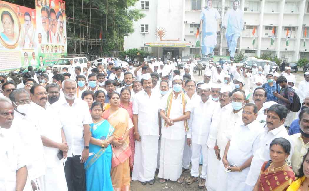 Opening day of the National Congress: KS Alagiri hoisted the flag