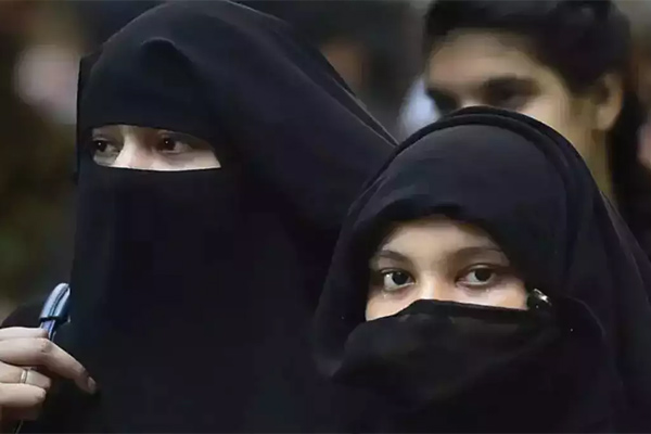 Afghanistan ordered to ban on windows in places used by women