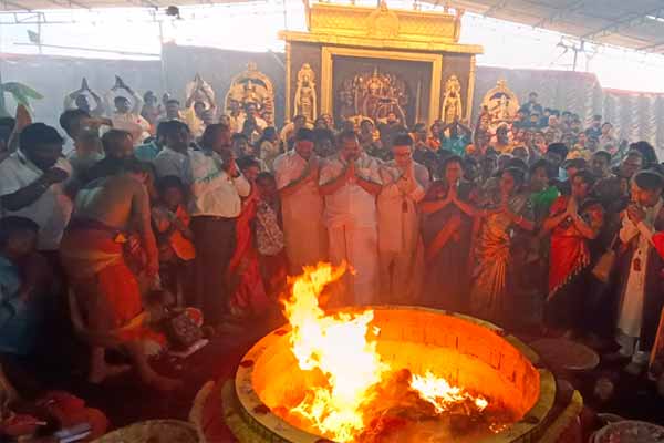 Japanese devotees gathered in Tiruvannamalai