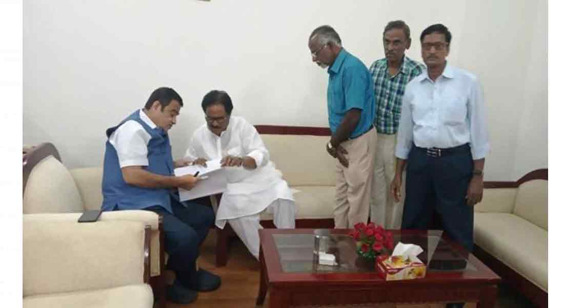Thirunavukarasu visits Gadkari for Trichy Eman road!