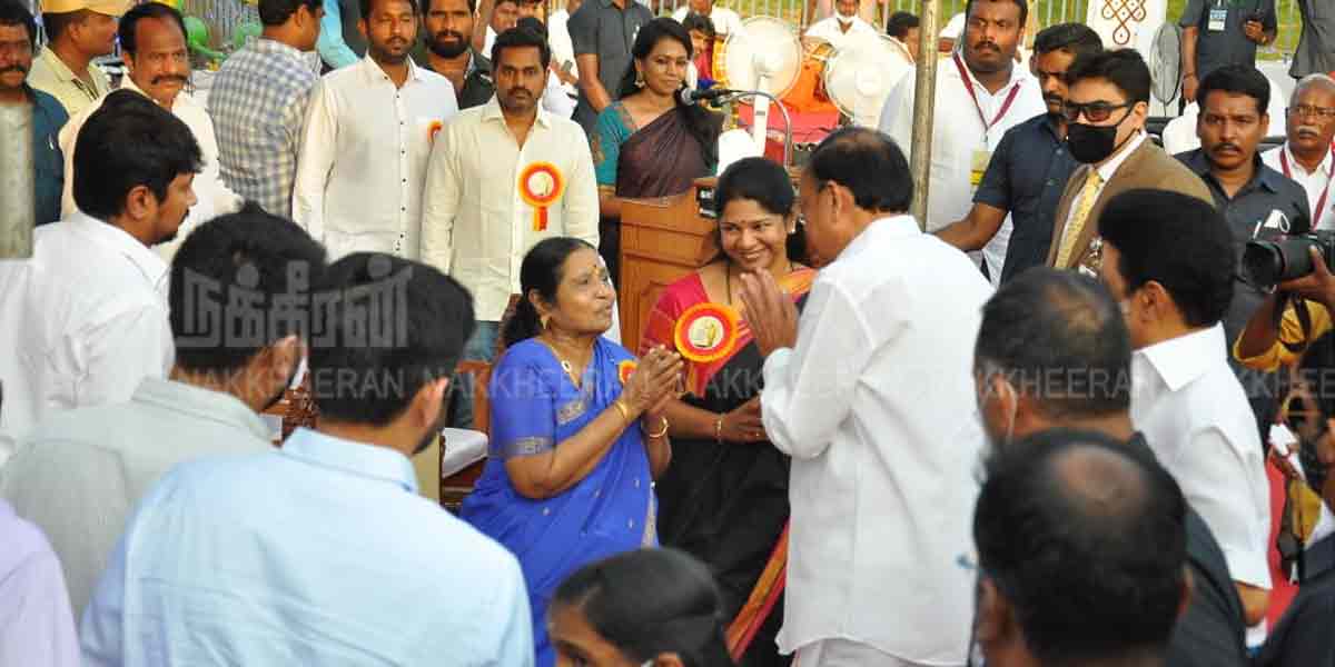 16 feet kalaingar statue unveiled at Government Complex
