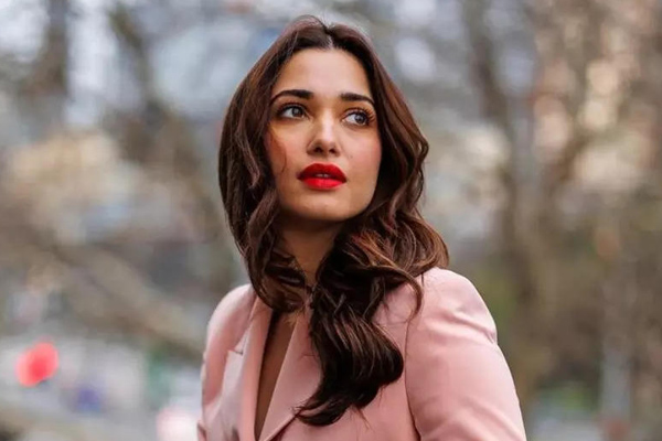 tamanna summoned by maharashtra cyber crime for ipl telecast issue