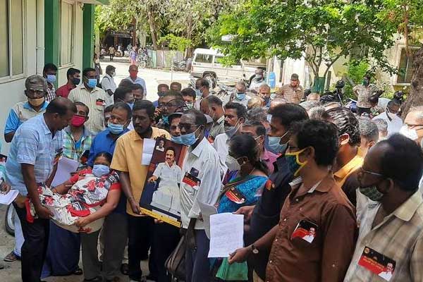 University staff request to take the petition to the Chief Minister ..!