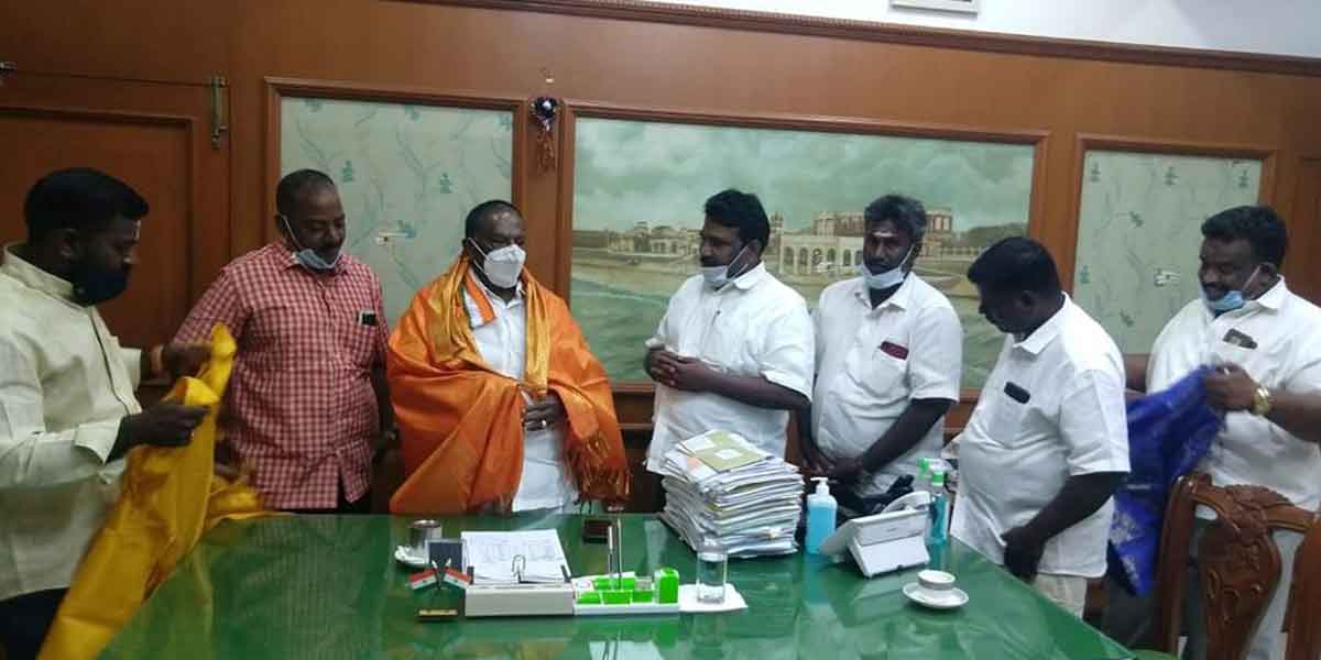 Tourist vehicle owners - drivers thank the Puducherry government for canceling the road tax