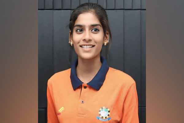 Cash prize for carrom player Kasima on behalf of TN govt