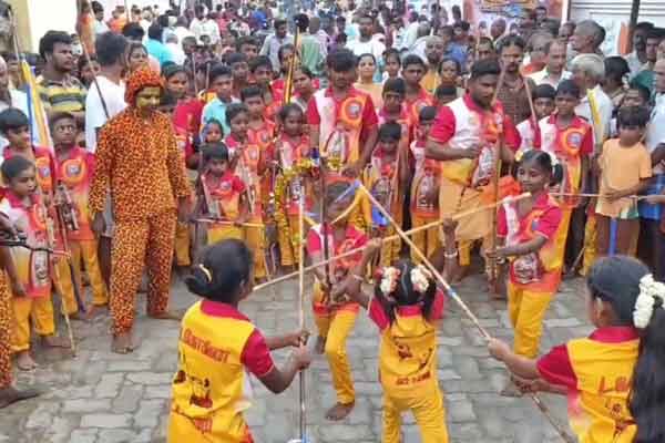 Thousands of devotees attend Kengaiyamman Sirasu festival and have Sami darshan