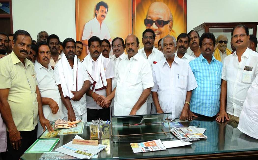 AIADMK, Independent Councilors jump to DMK
