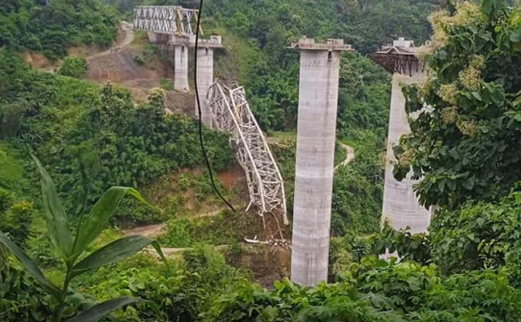 Railway bridge collapse accident 17 people incident