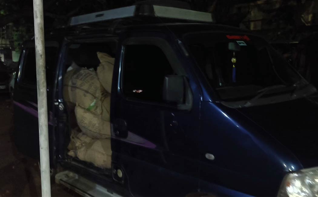 1 tonne of ration rice smuggled in a car seized