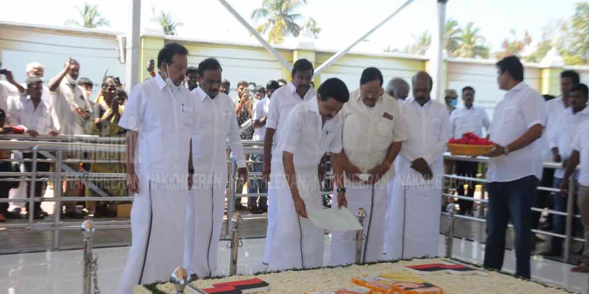 Stalin pays homage to kalaingar at Gopalapuram house with candidate list!