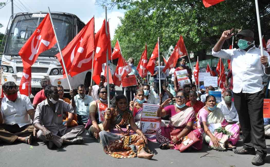 Marxist Communist Party staged a road blockade in Chennai in support of the Delhi farmers struggle ...