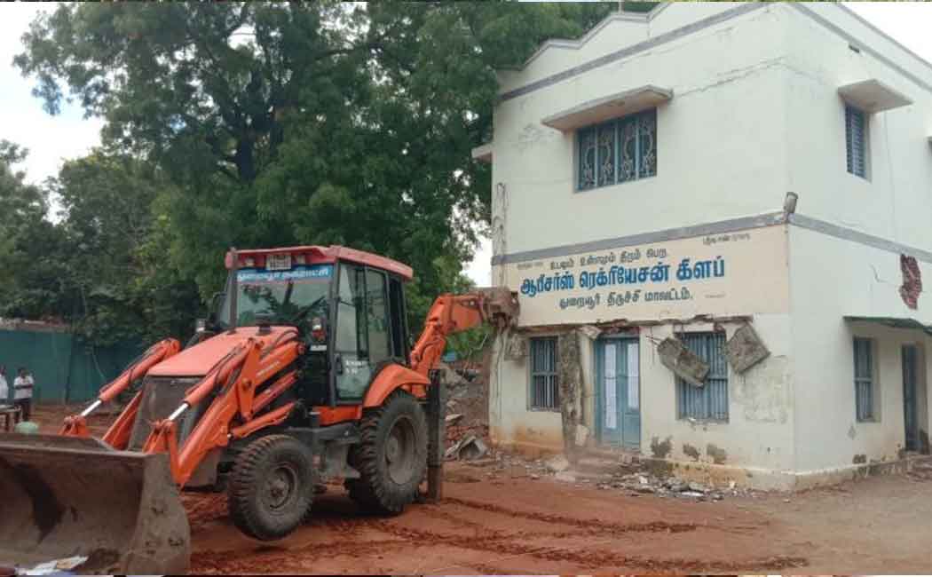 Demolition of club occupying government land!