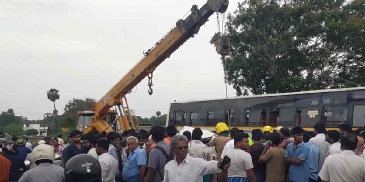 Car collides with government bus ...