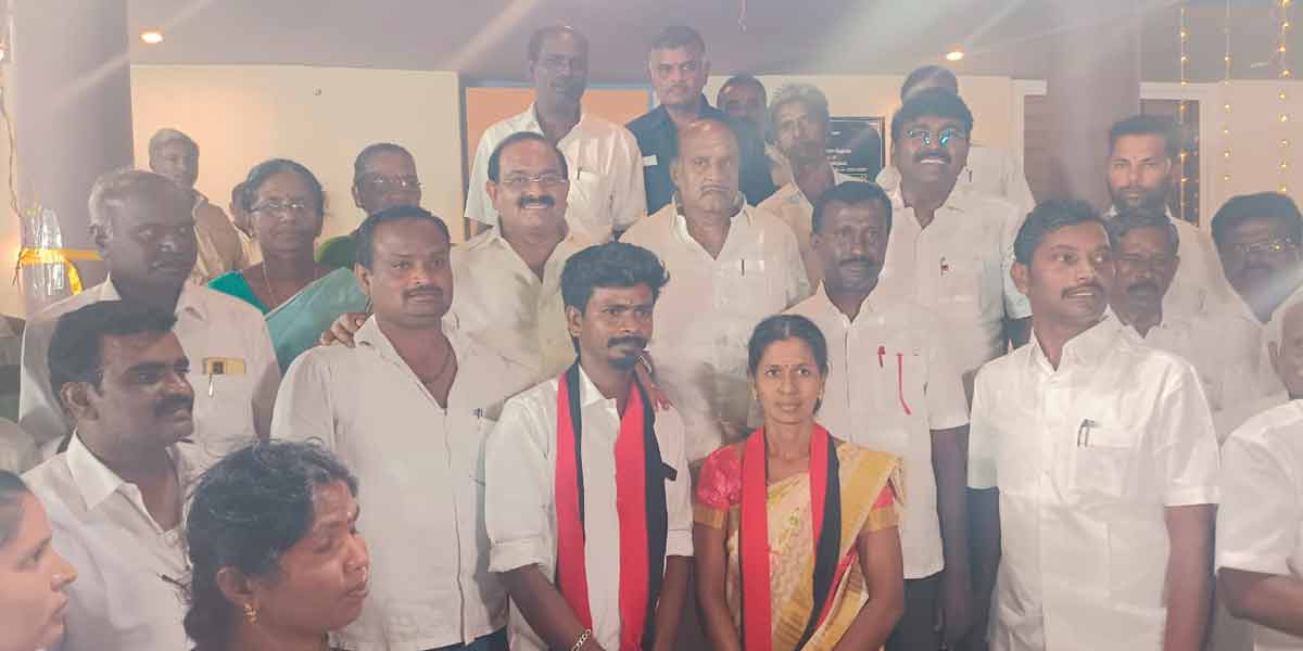 AIADMK union councilors who joined DMK
