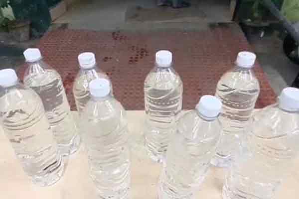 1500 rupees for a liter of counterfeit liquor; Salem college student arrested