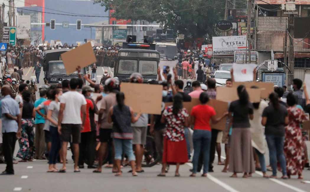 sri lanka economic crisis government vs peoples