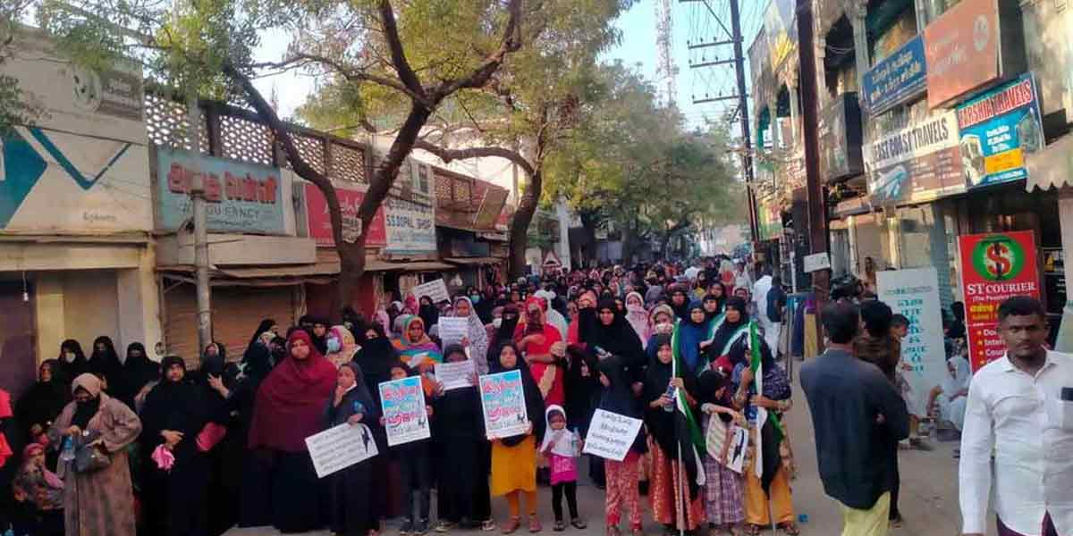 'Let the whole country talk about the cruelty of the judges' - Protest in support of hijab in the lower bank