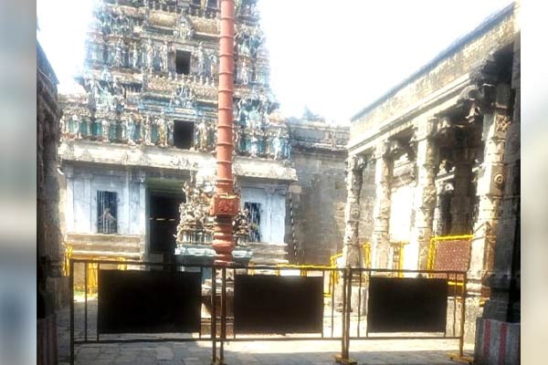 Chidambaram temple dikshitars working against the court order
