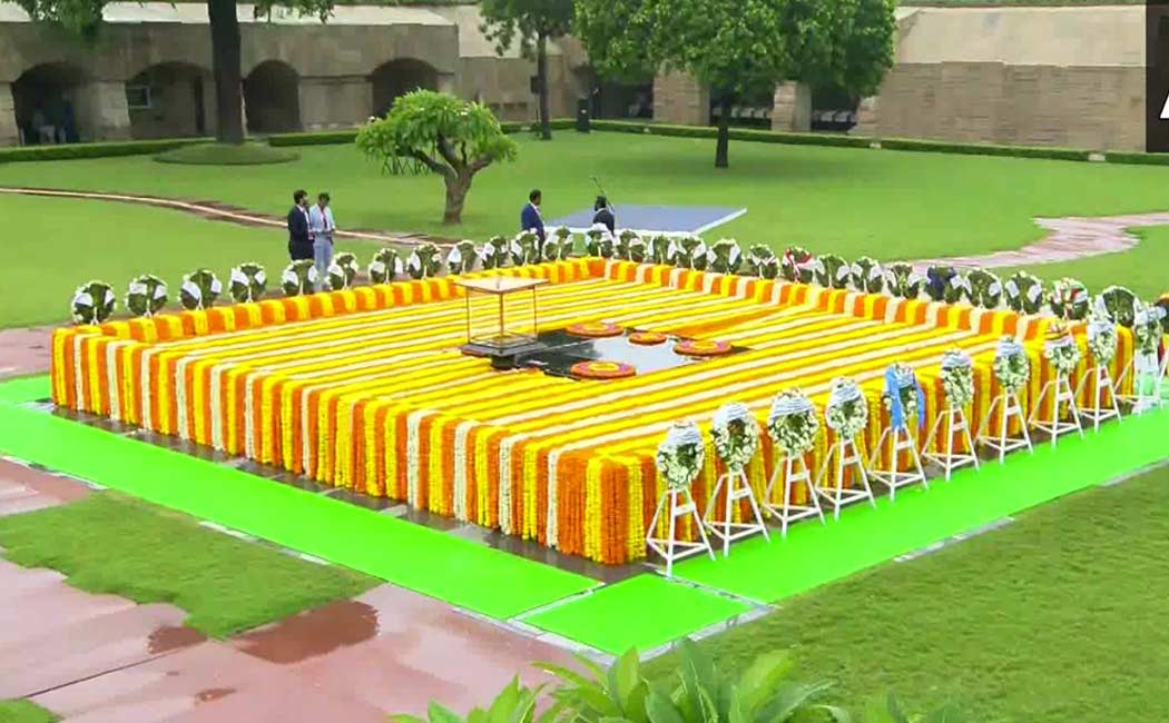 World leaders honor Mahatma Gandhi memorial