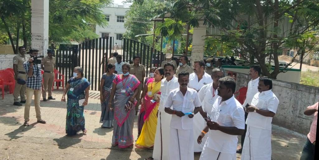 DMK captures the post of Nilakkottai union leader ...