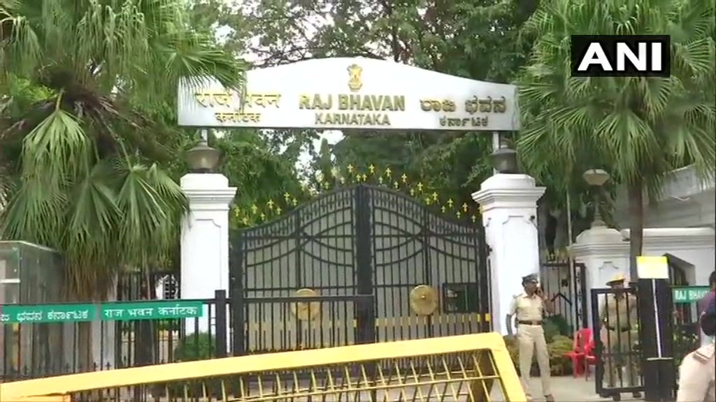 KARNATAKA CM HD KUMARASAMY GOVERNMENT LOSS OF MLAS, BJP FULL MAJORITY