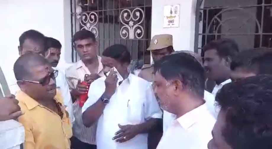 a.c.shanmugam crying