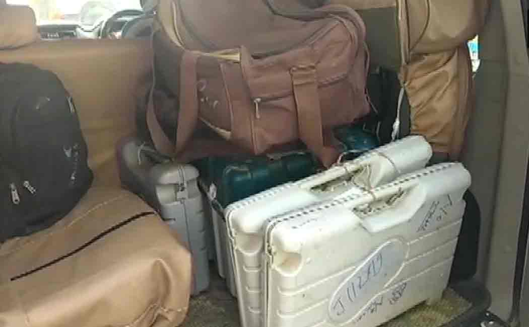 evm machines found at hotel in bihars muzafarpur