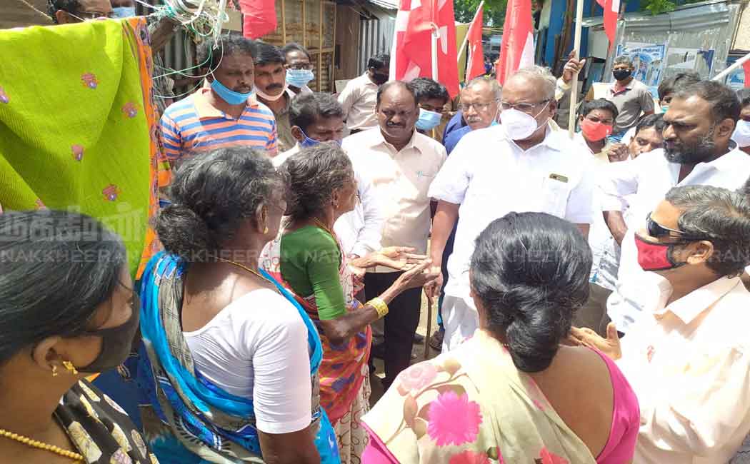 CPM Secretary of State Balakrishnan visits Puliyanthoppu apartment building