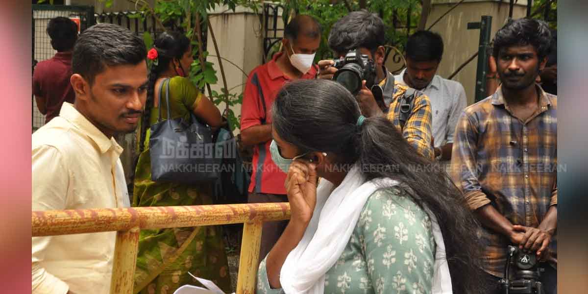 Students Preparing for NEET (Photos)