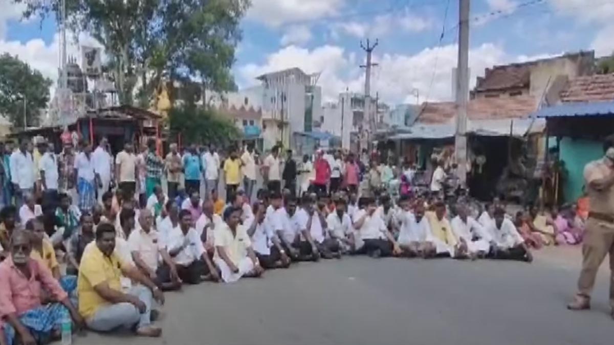 Laborer lose their live due to lack of doctors; Public roadblocks