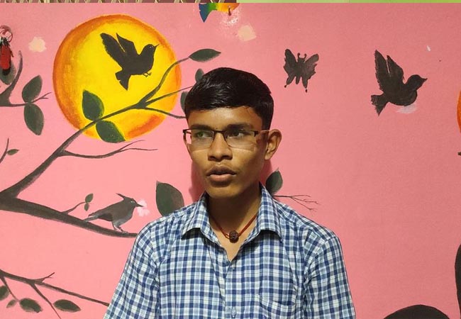 Government school student drawing and decorating on school walls!