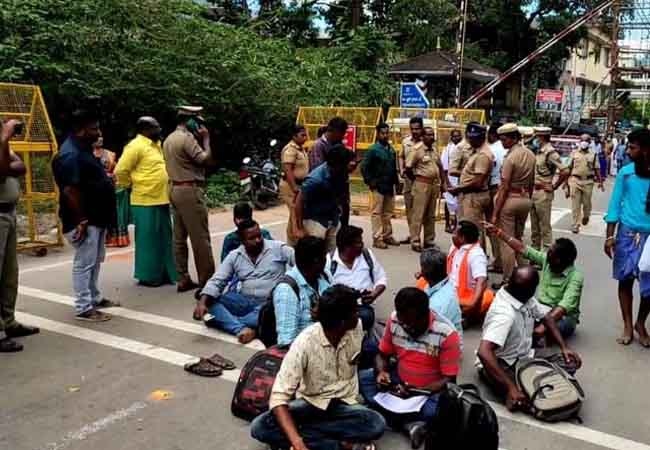 Tamil - Kerala devotees worship at Kannaki temple festival!