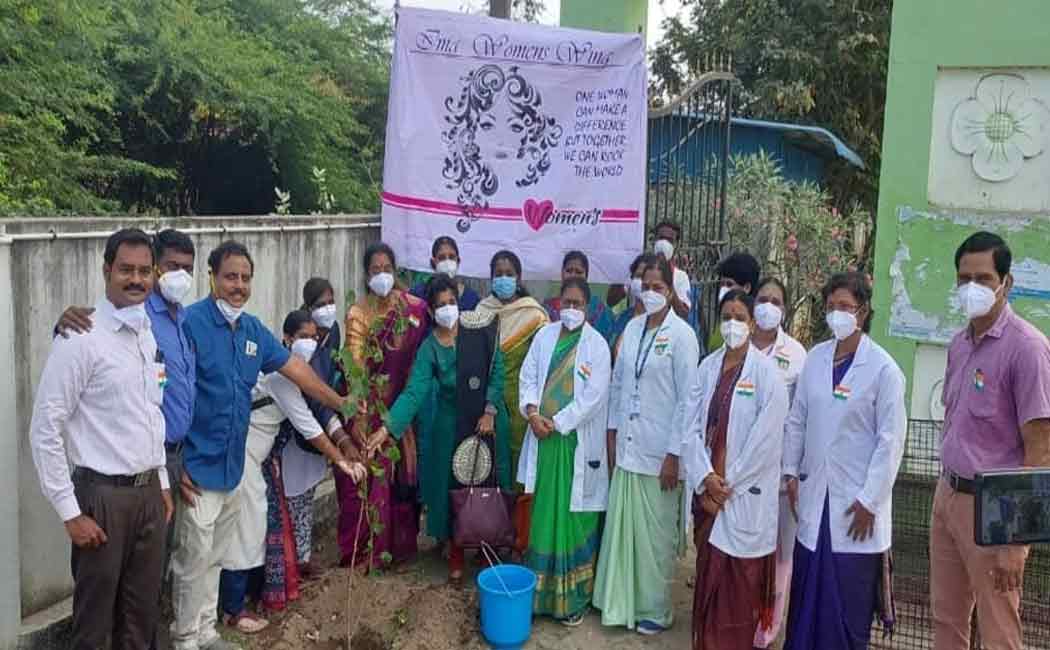 Medical Association women who plant saplings on the eve of Republic Day