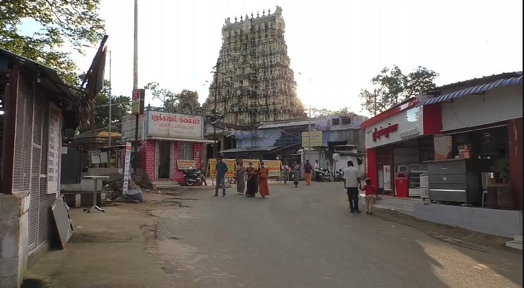 Temple jewelery robbery using corona block ... Employees are robbers cruel!