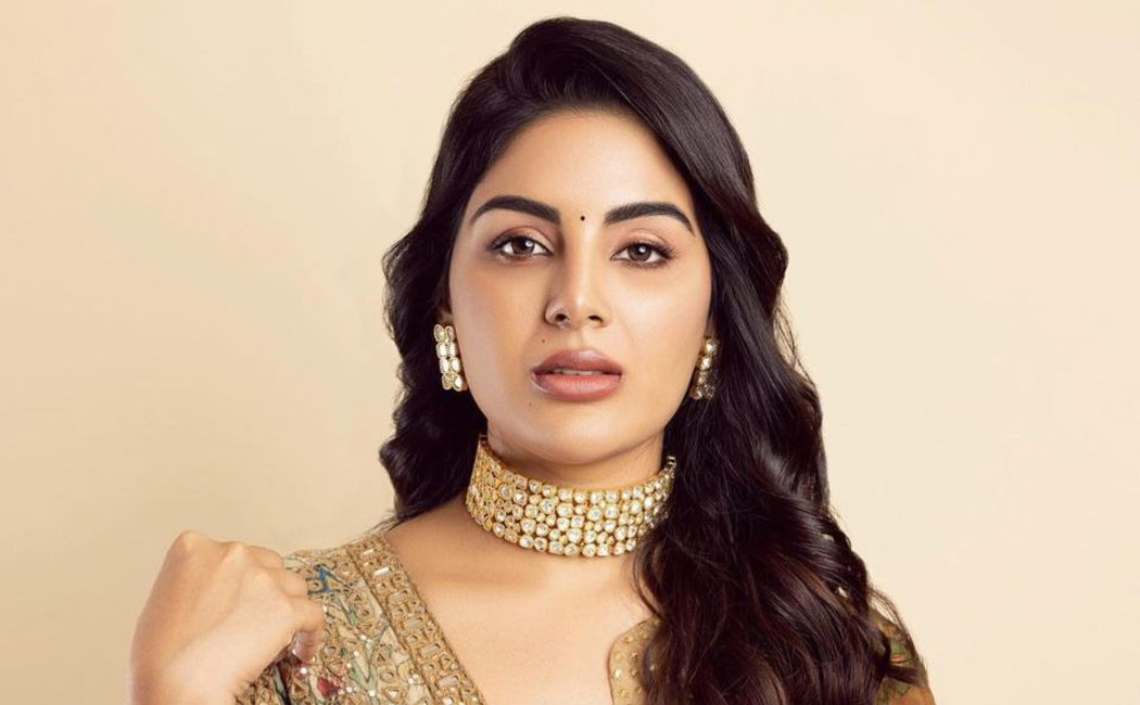 vairamuthu wishes actress samyuktha menon