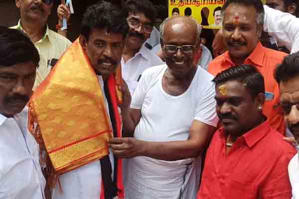 Solomon Papaya supports DMK candidate!